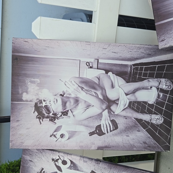 3 funky photos of girl on toilet smoking and drinking - Picture 3 of 4